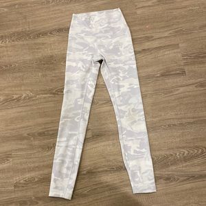 lulu lemon ribbed white camo 28 inch pants